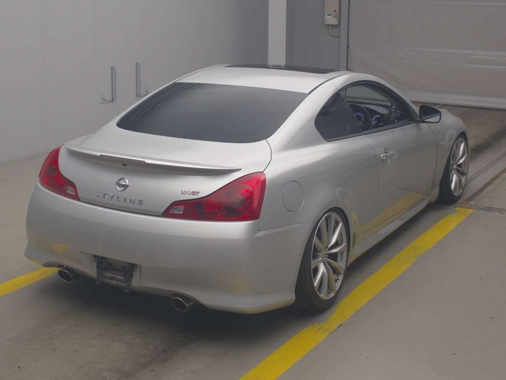 NISSAN SKYLINE