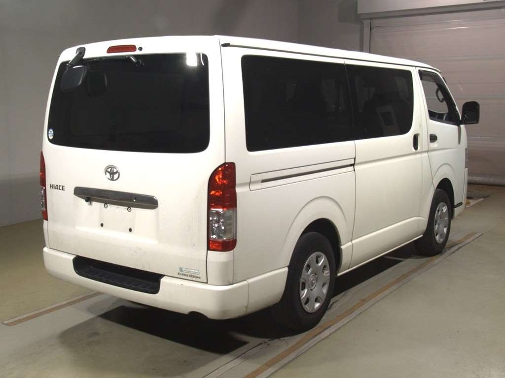 TOYOTA REGIUS ACE