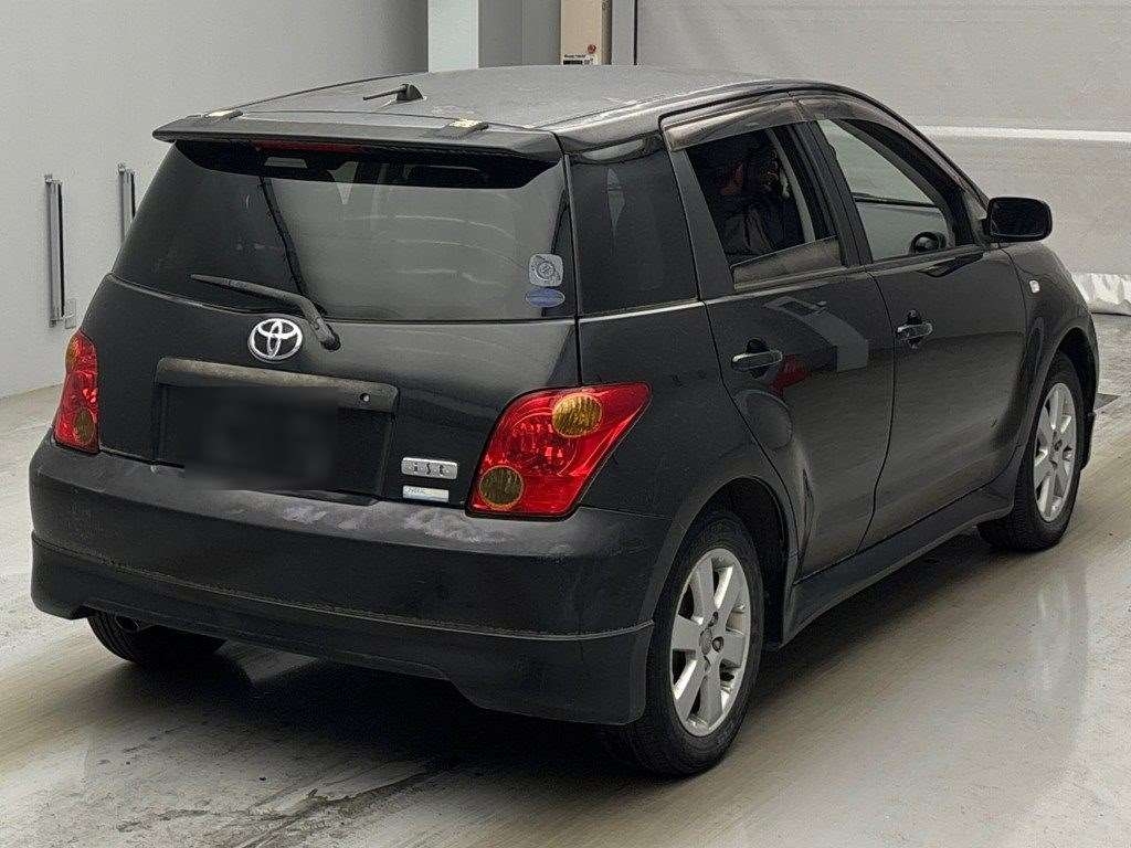 TOYOTA IST