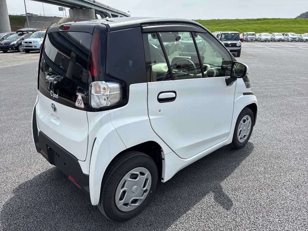 TOYOTA C+POD