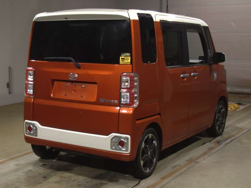 DAIHATSU WAKE