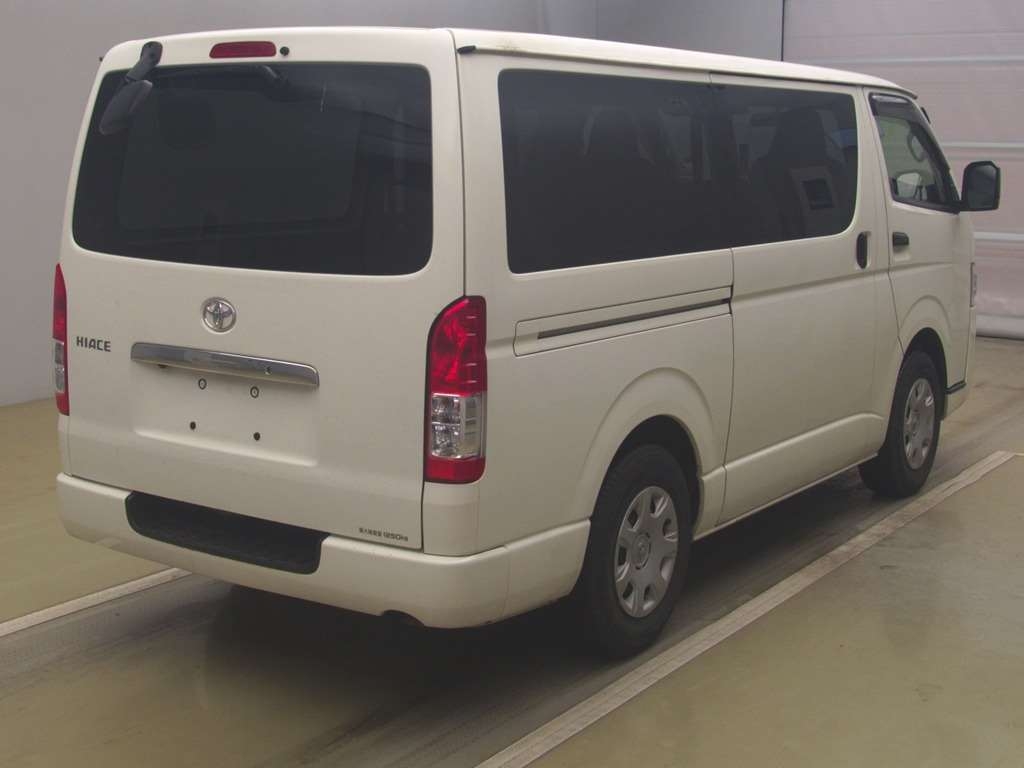 TOYOTA REGIUS ACE