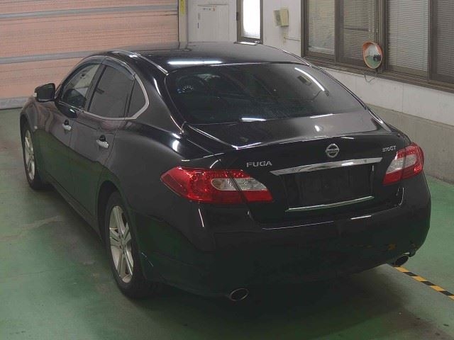NISSAN FUGA