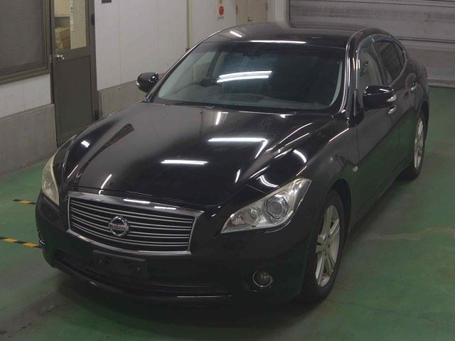 NISSAN FUGA