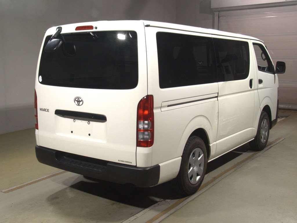TOYOTA REGIUS ACE