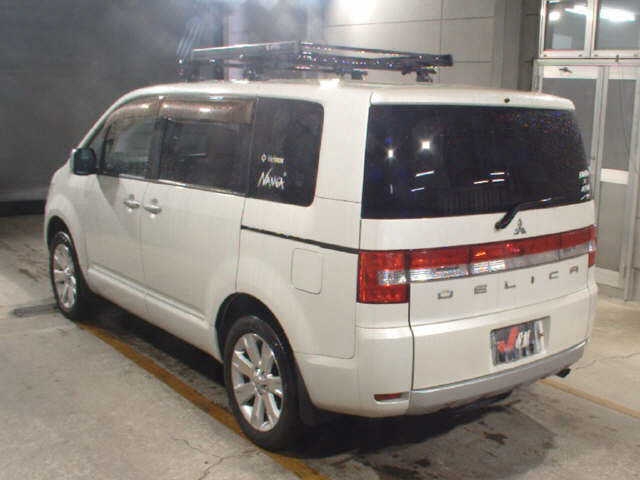 MITSUBISHI DELICA D:5