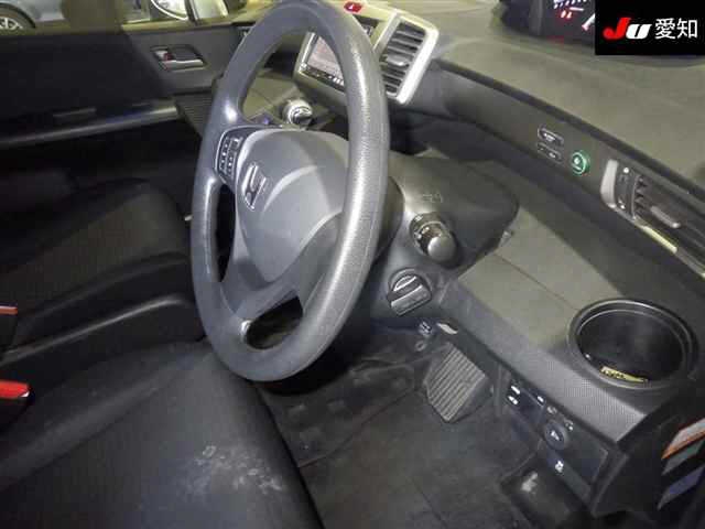 HONDA FREED SPIKE