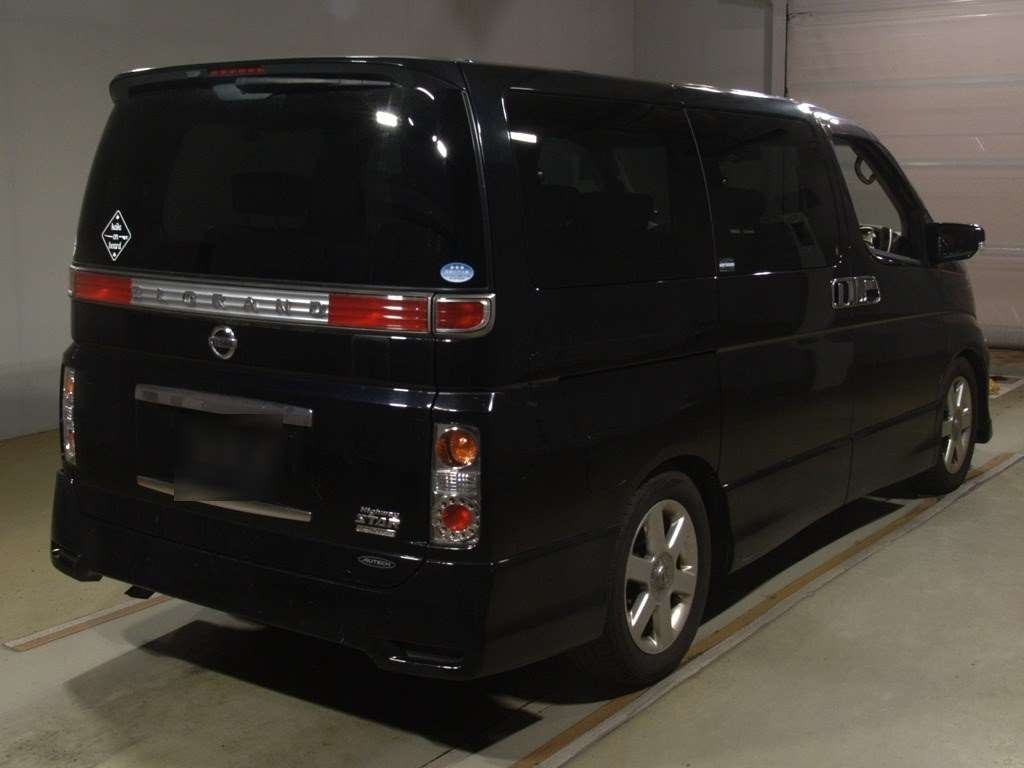 NISSAN ELGRAND