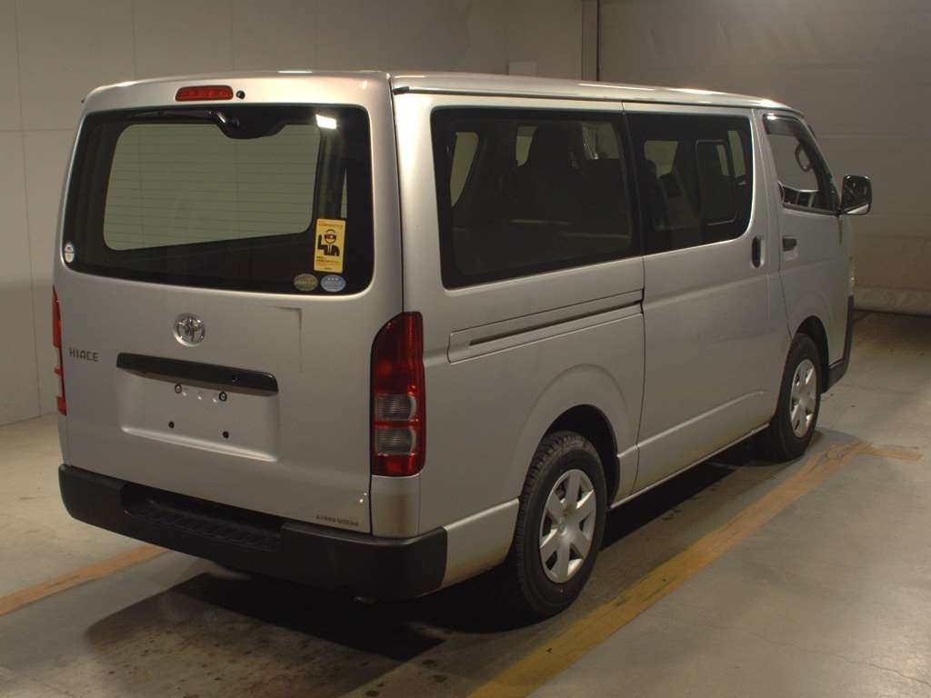 TOYOTA REGIUS ACE