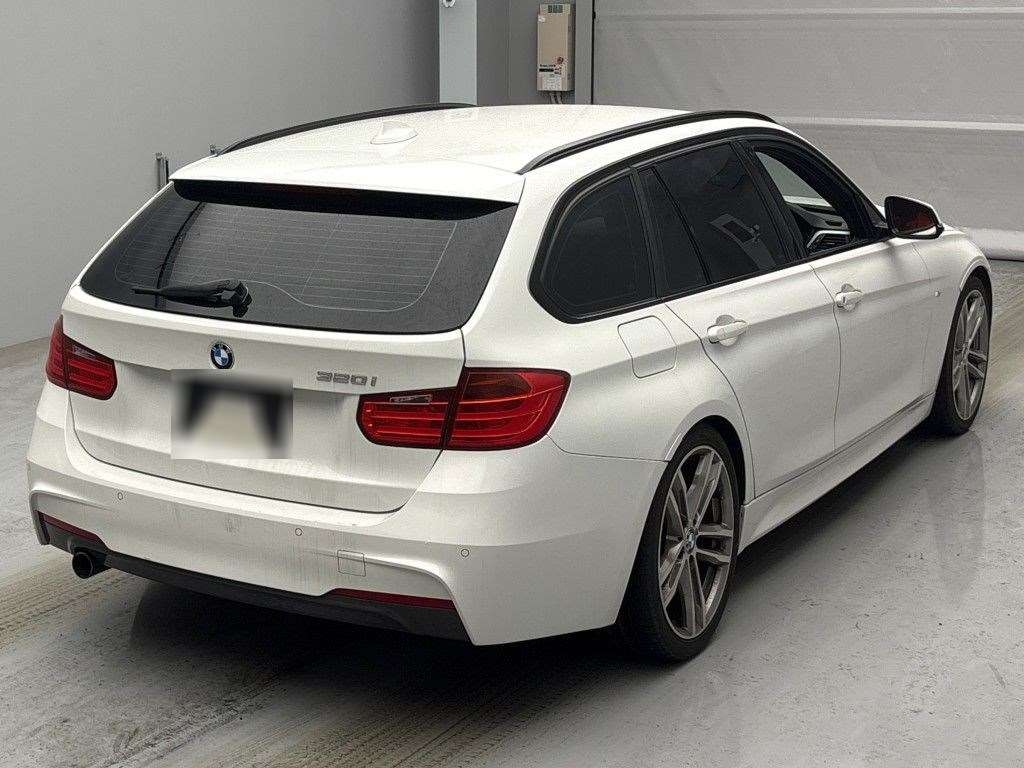 BMW 3-SERIES