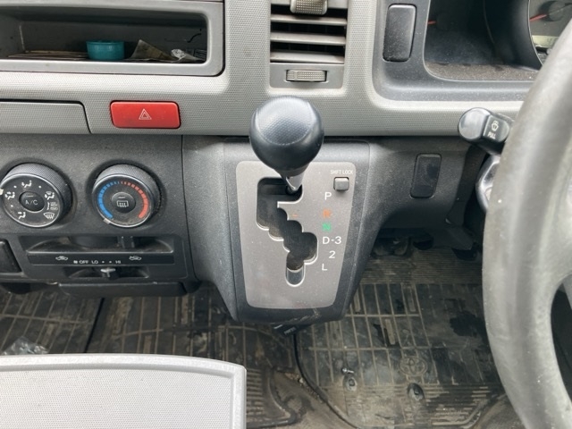 TOYOTA REGIUS ACE