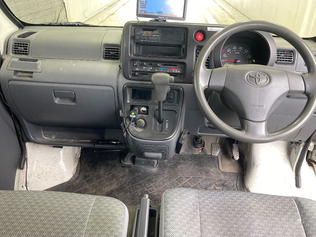 TOYOTA PIXIS VAN