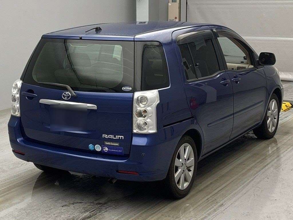 TOYOTA RAUM