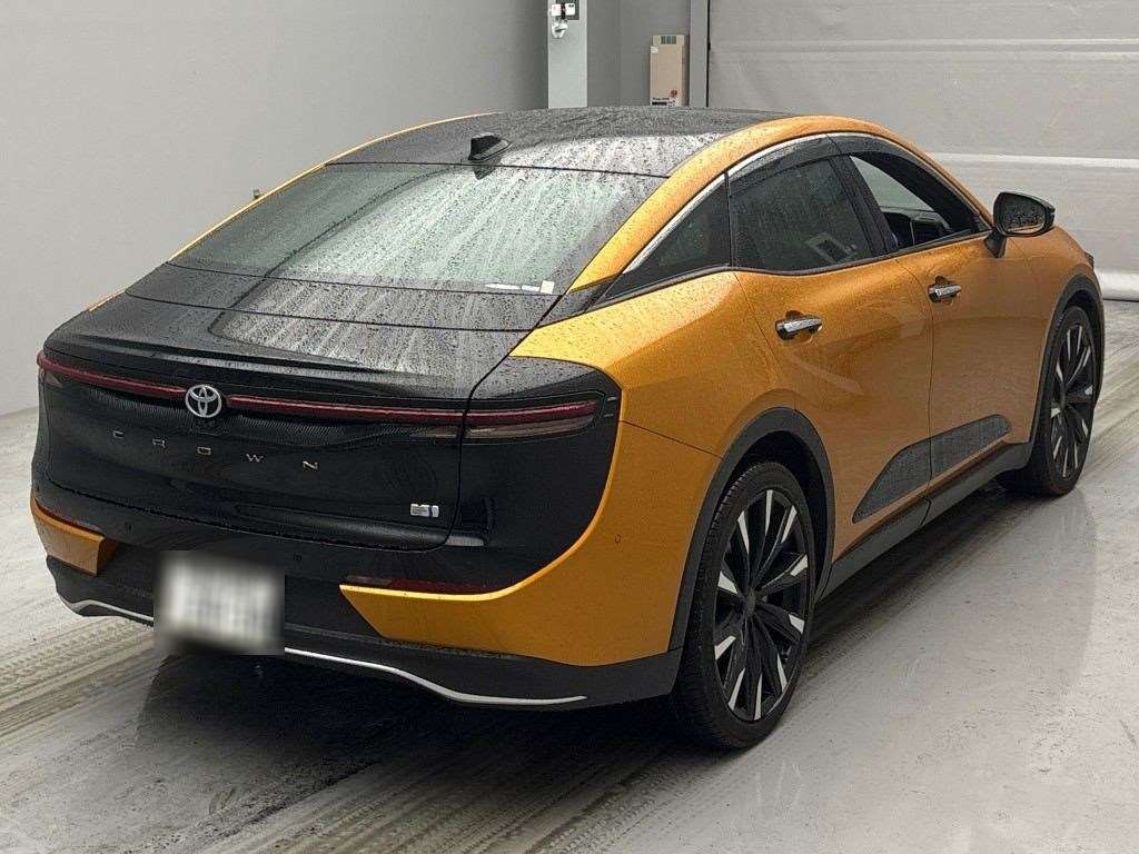 TOYOTA CROWN