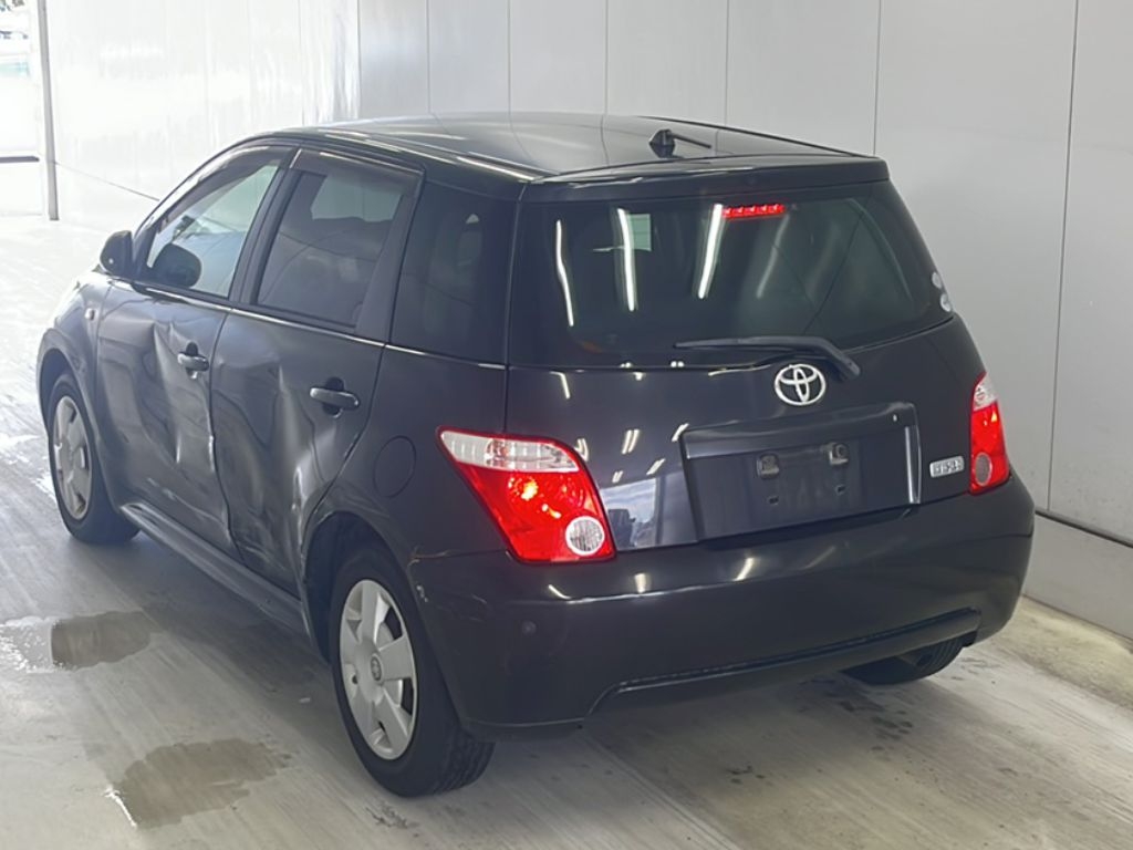 TOYOTA IST