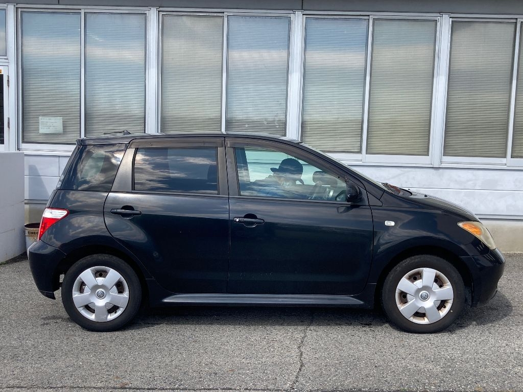 TOYOTA IST