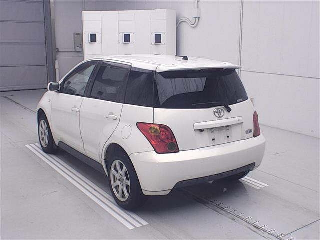 TOYOTA IST
