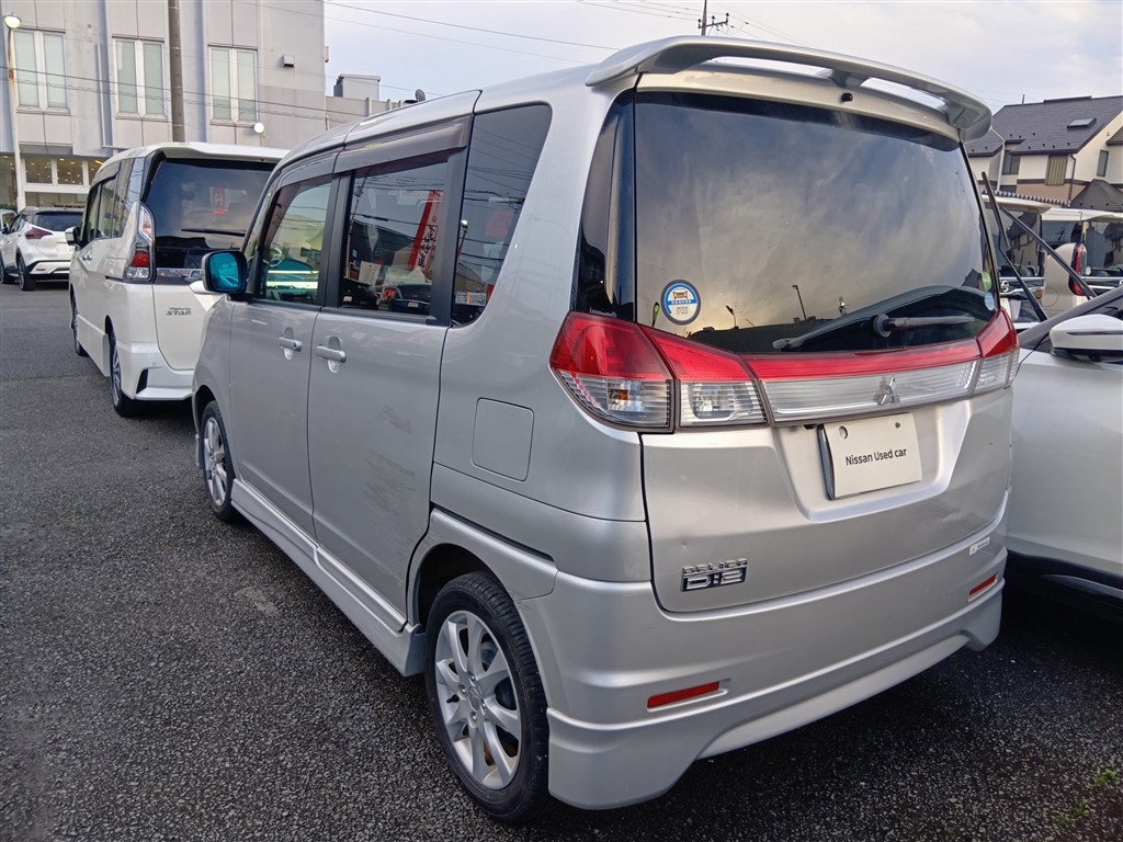 MITSUBISHI DELICA D:2