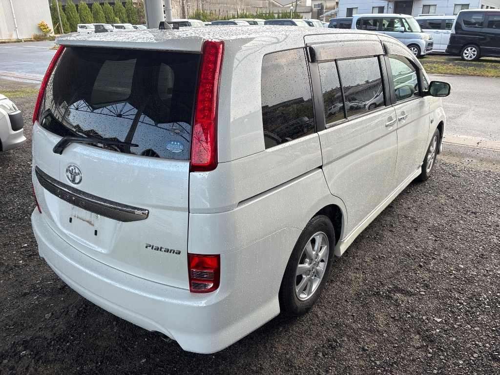 TOYOTA ISIS