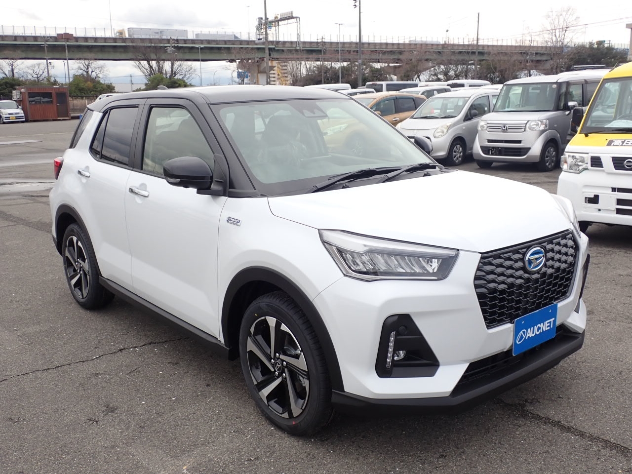 DAIHATSU ROCKY