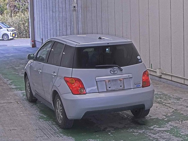 TOYOTA IST