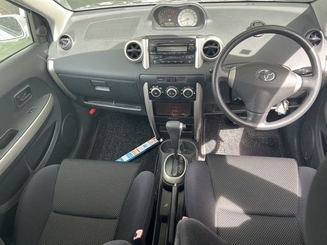 TOYOTA IST