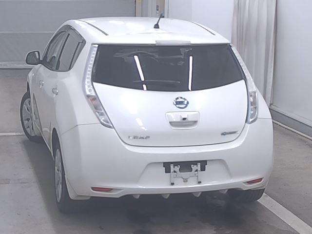NISSAN LEAF