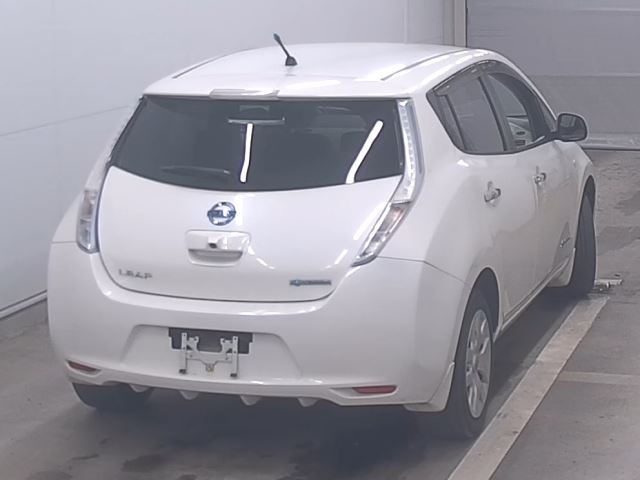 NISSAN LEAF