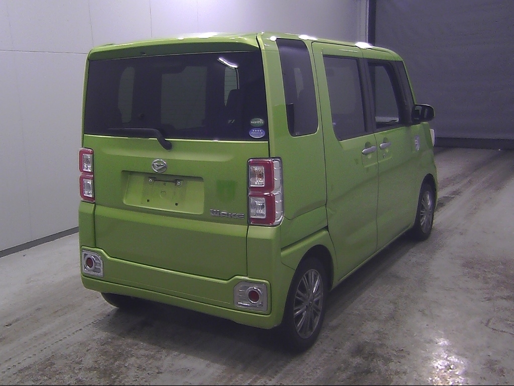 DAIHATSU WAKE