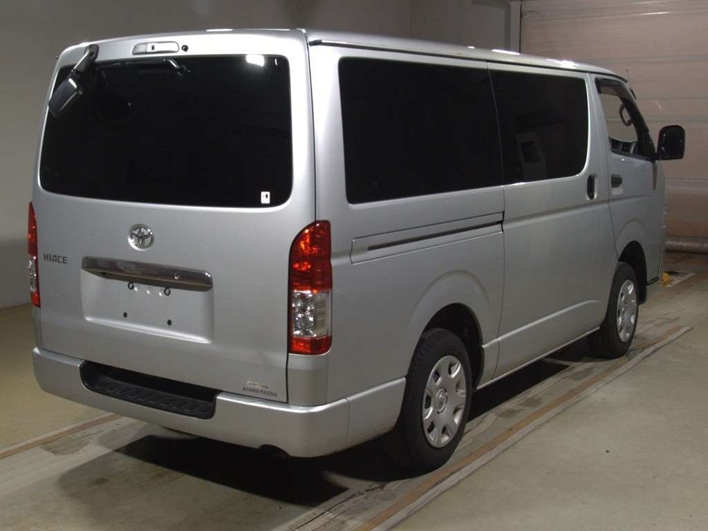 TOYOTA REGIUS ACE