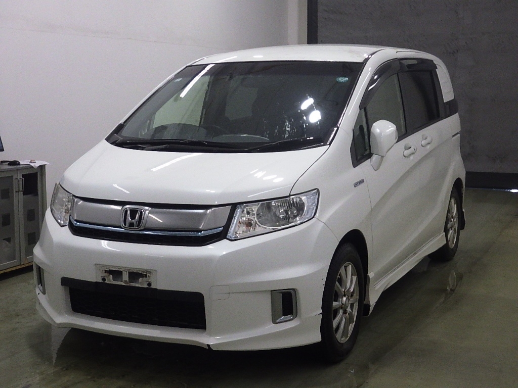HONDA FREED SPIKE