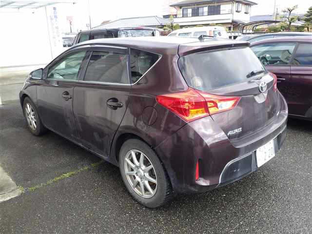 TOYOTA AURIS