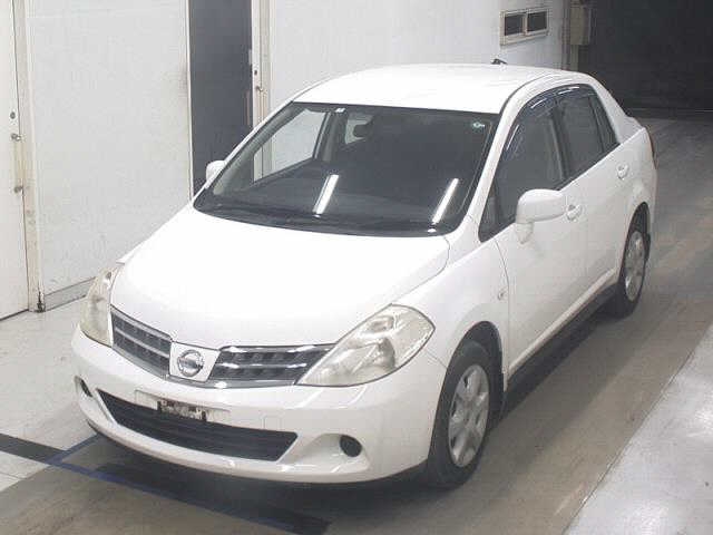 NISSAN TIIDA LATIO