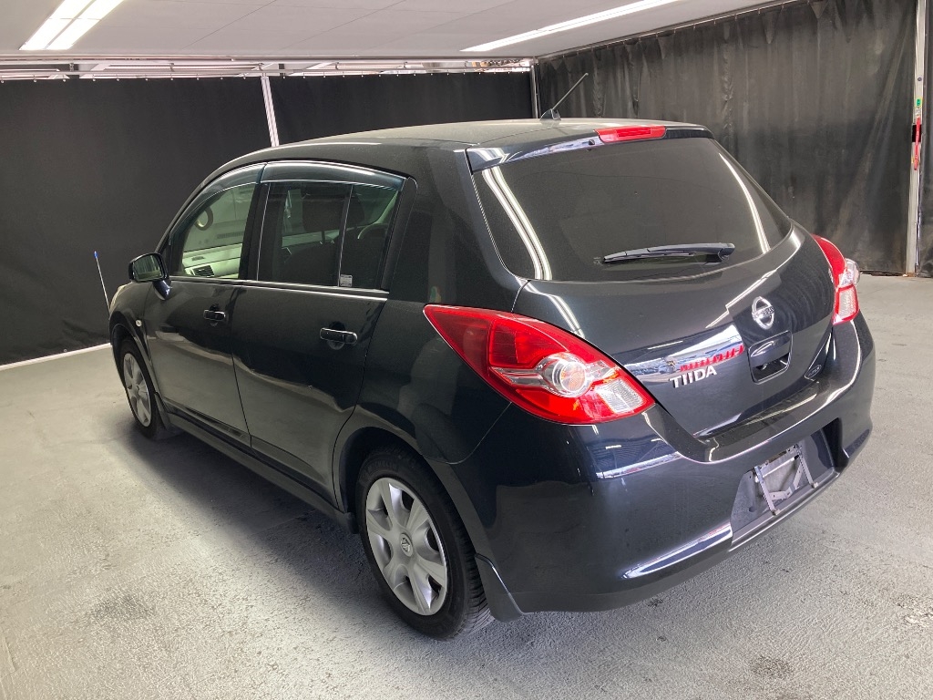 NISSAN TIIDA
