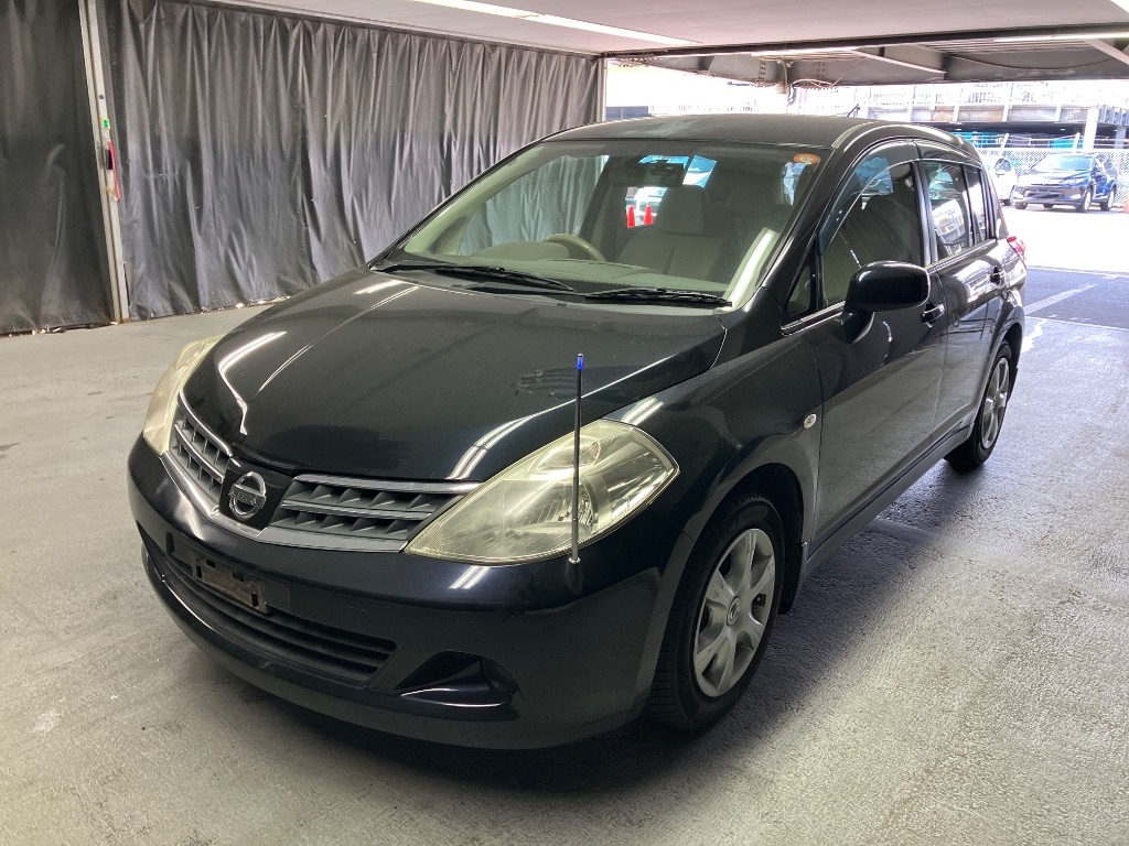 NISSAN TIIDA