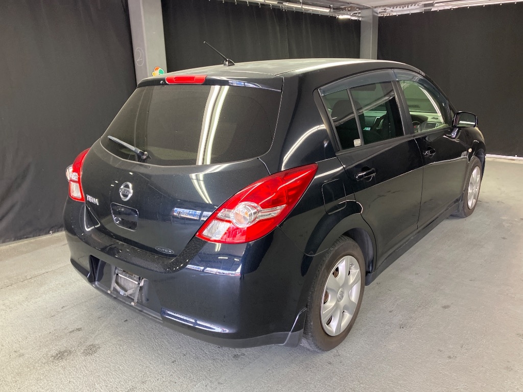 NISSAN TIIDA