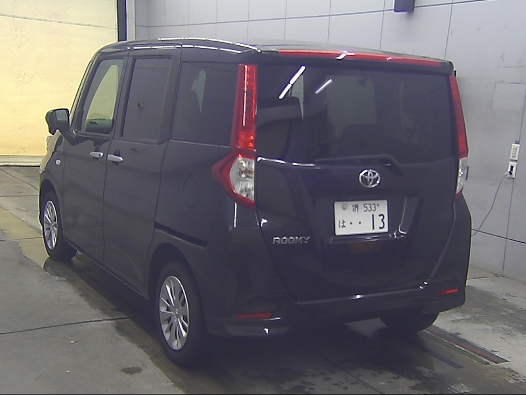 TOYOTA ROOMY