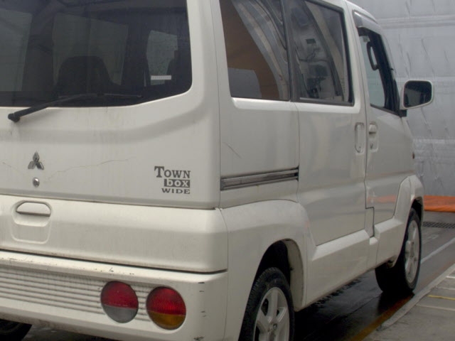 MITSUBISHI TOWN BOX WIDE