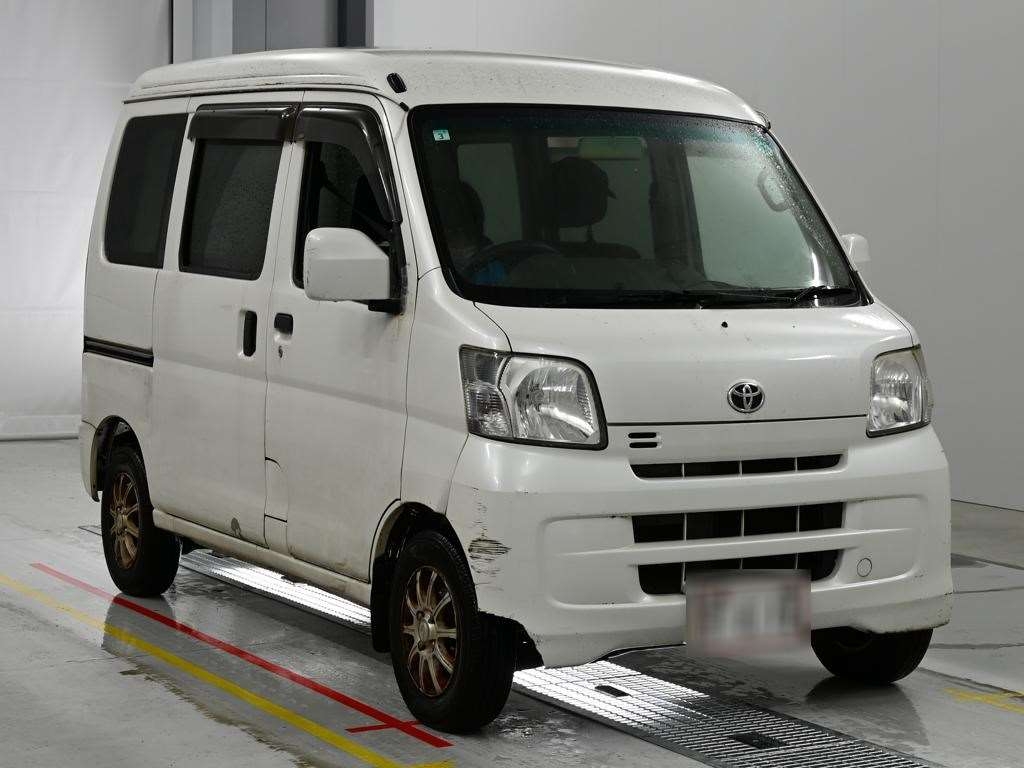 TOYOTA PIXIS VAN