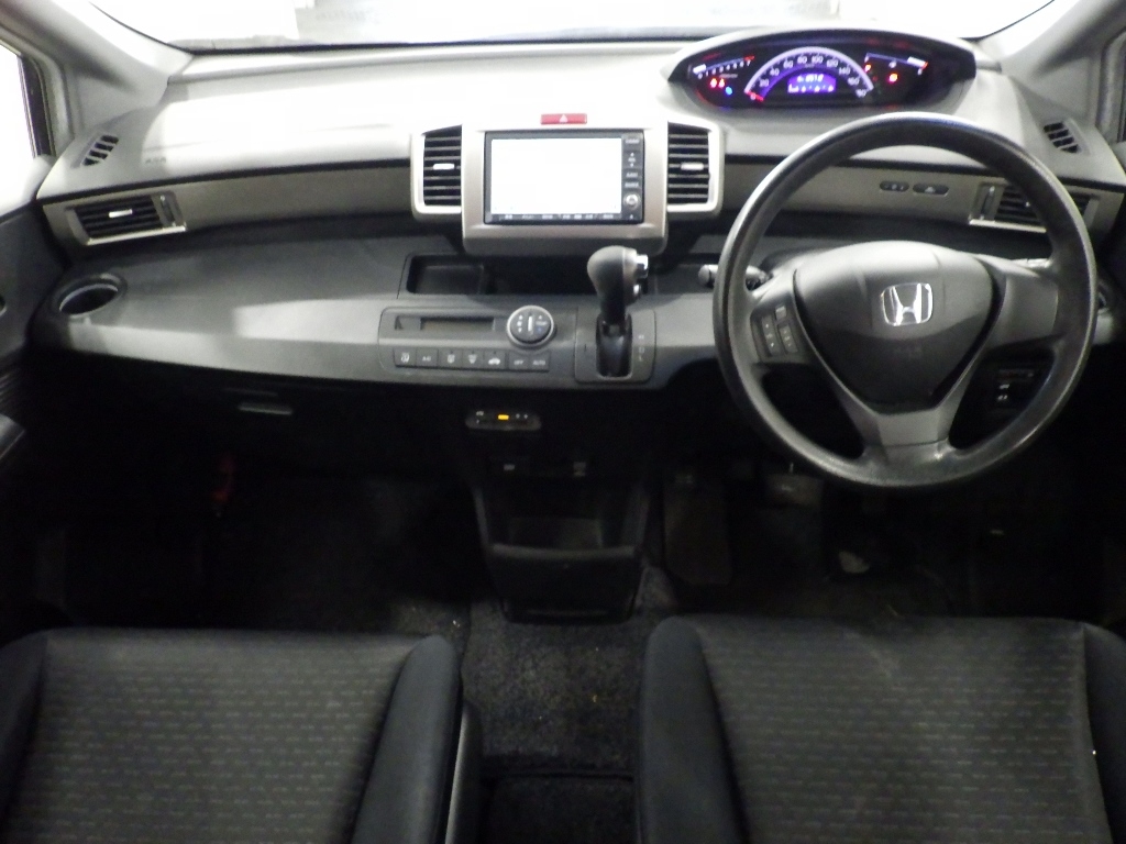 HONDA FREED SPIKE