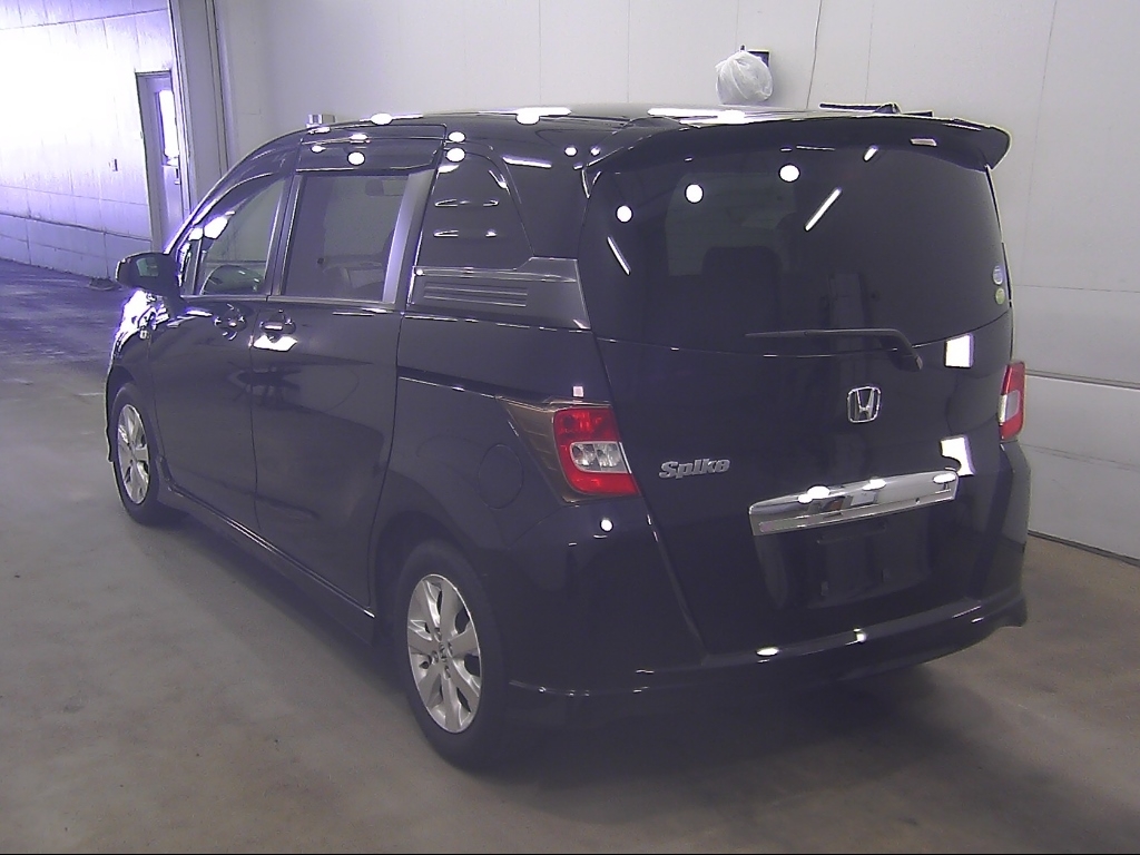 HONDA FREED SPIKE