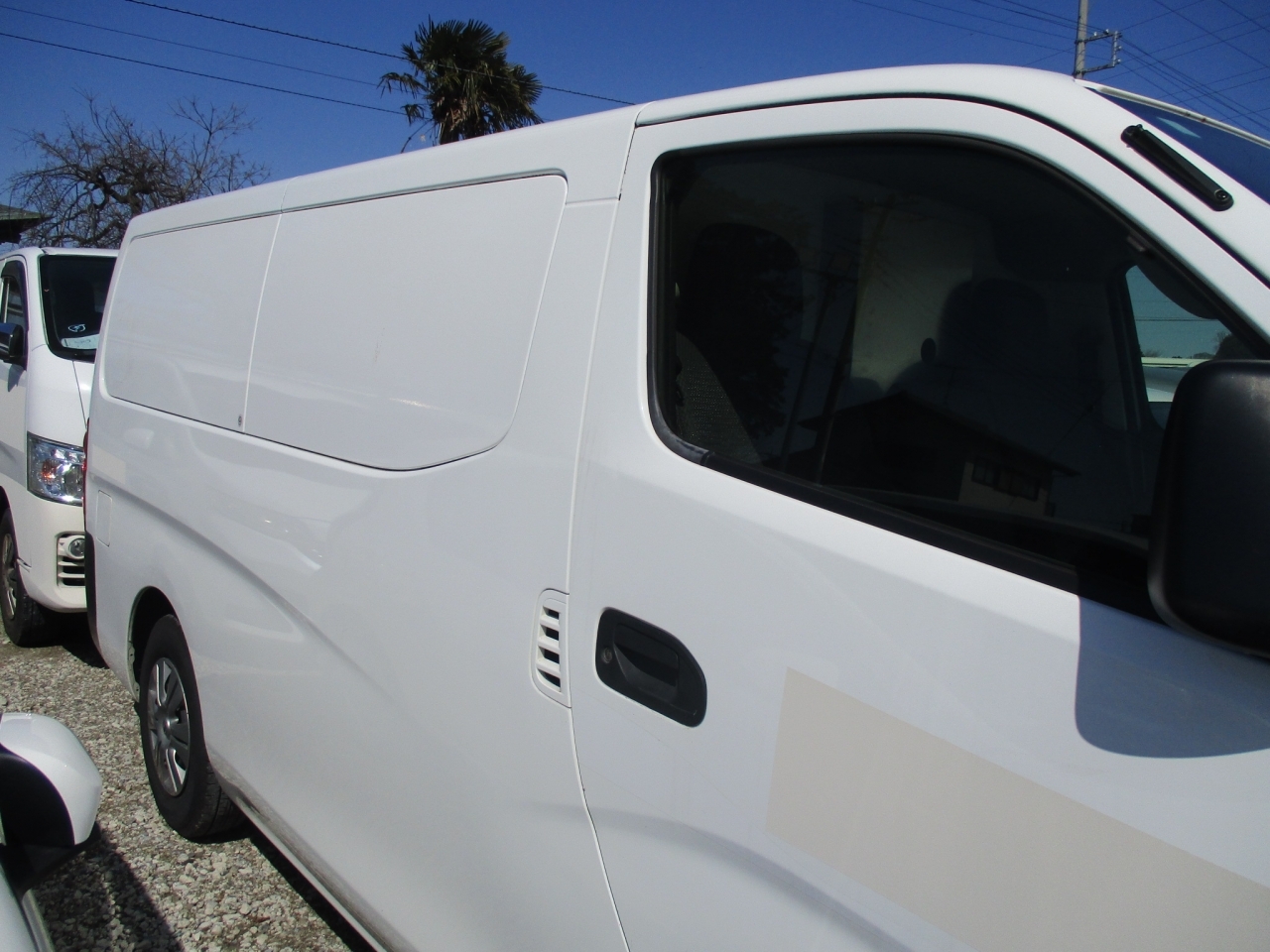 NISSAN NV350 CARAVAN