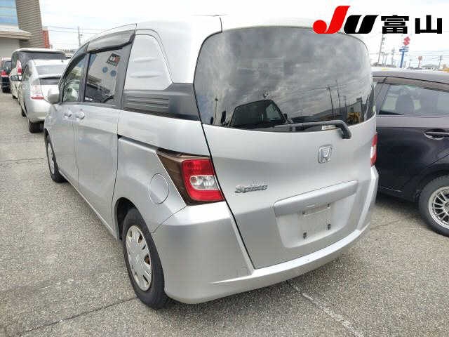 HONDA FREED SPIKE