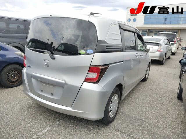 HONDA FREED SPIKE