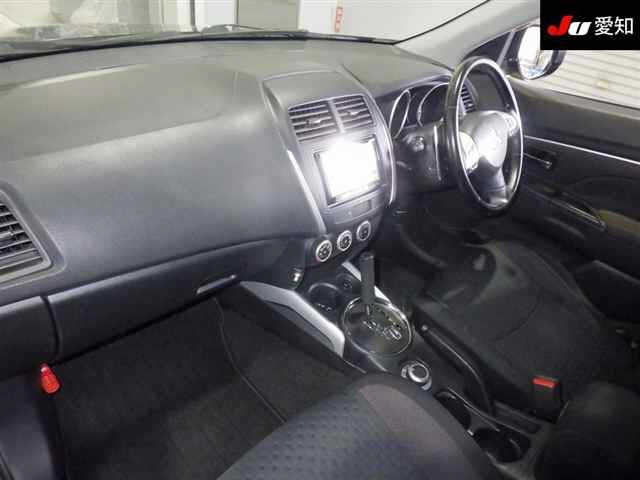 MITSUBISHI RVR
