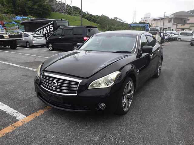NISSAN FUGA