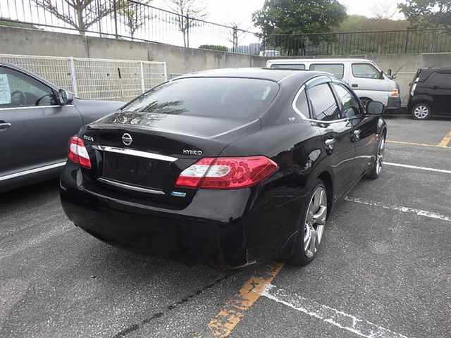 NISSAN FUGA