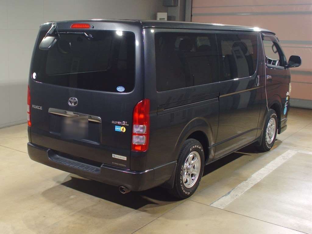 TOYOTA REGIUS ACE