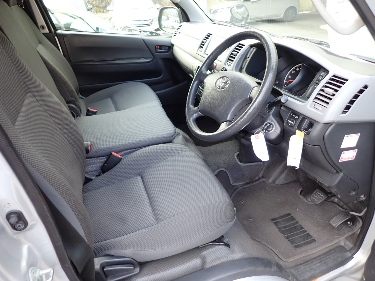TOYOTA REGIUS ACE