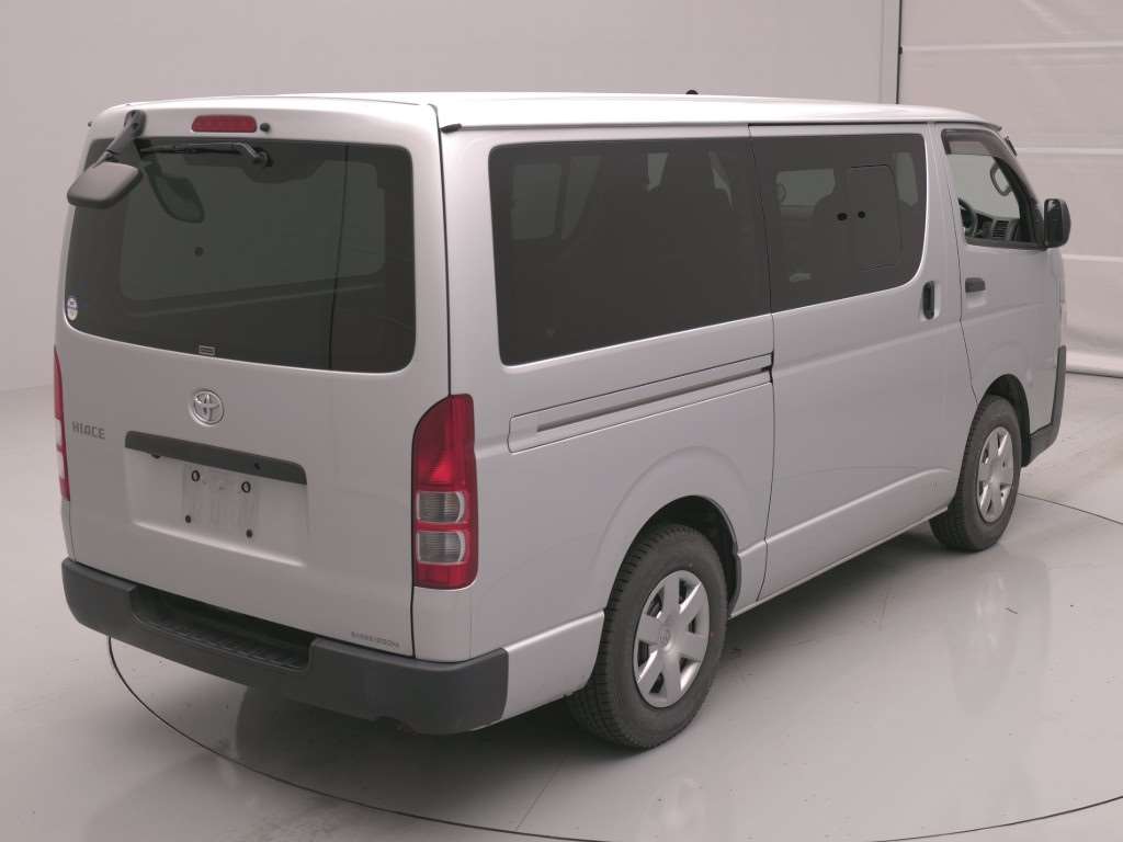 TOYOTA REGIUS ACE